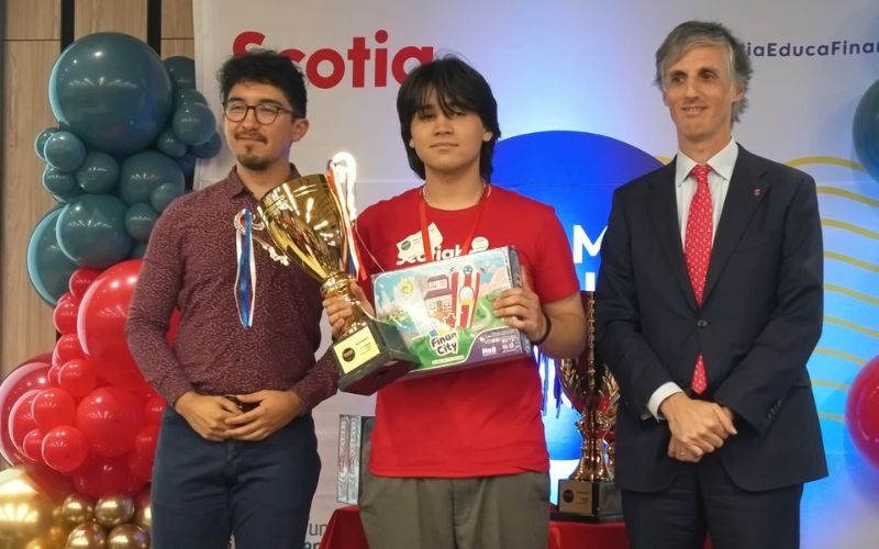 Estudiante de Salesianos Alameda obtiene tercer lugar nacional en competencia Financity 2025