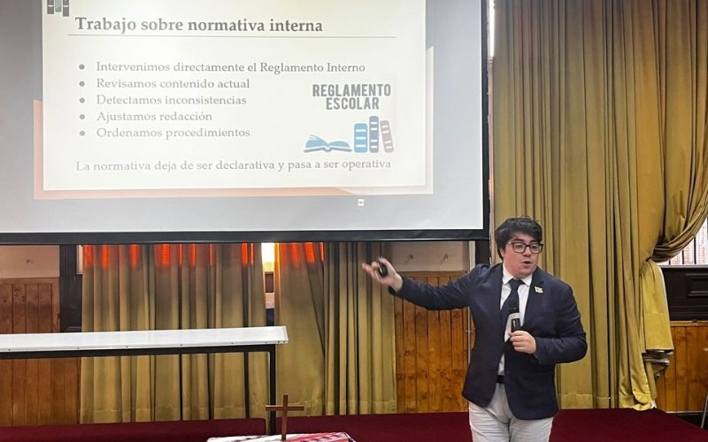 Encuentro formativo refuerza procedimientos y clima educativo en la comunidad