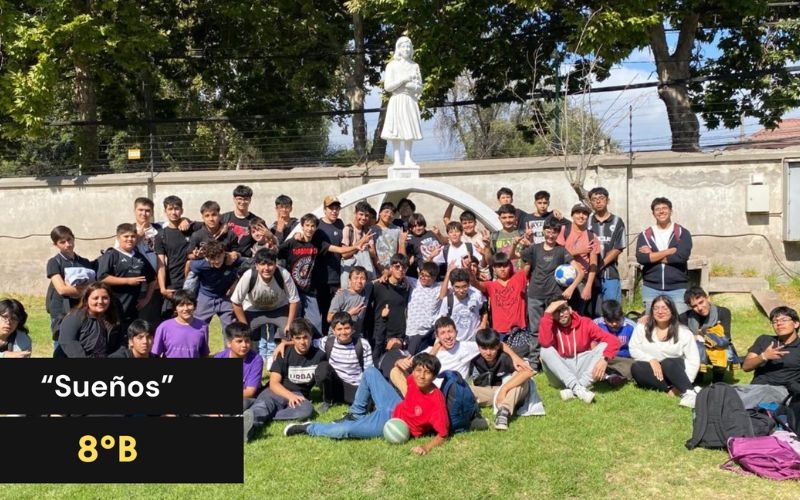 Estudiantes de 8° básico culminan experiencia significativa 