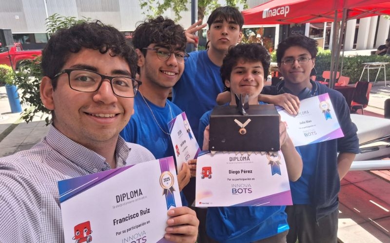 Estudiantes de Salesianos Alameda obtienen tercer lugar en competencia rob&oacute;tica InnovaBots de INACAP