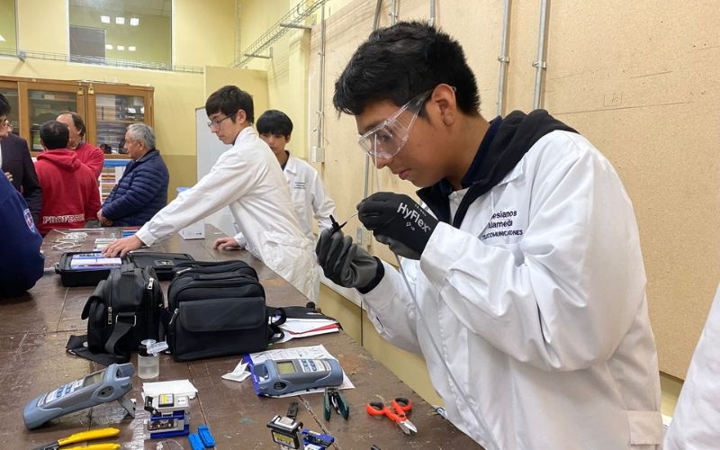 Colegio cuenta con nuevo Laboratorio de Alta Velocidad y Taller de Redes