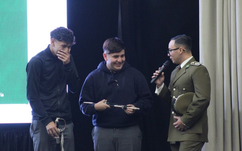 Área de Apoyo impulsa charla vocacional sobre admisión a Carabineros