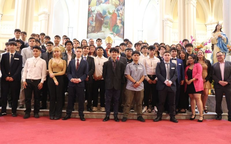 54 jóvenes de nuestra comunidad reciben sacramento de la confirmación