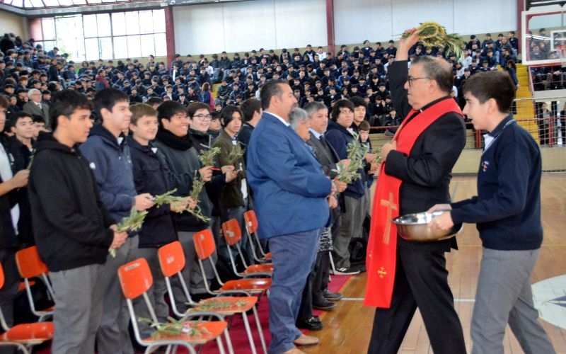 Salesianos Alameda da inicio a la Semana Santa con gesto de bendición de ramos