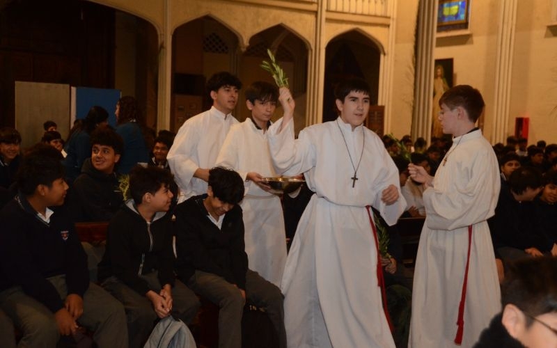 Comunidad educativa da inicio a Semana Santa